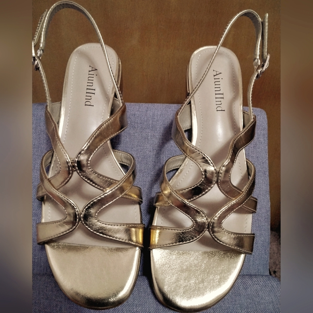 Gold Women's Sandals NEW Size 8